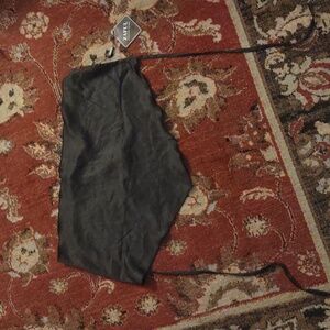 3/15 🦇 NWT Zaful Black Satin Tie Crop Top